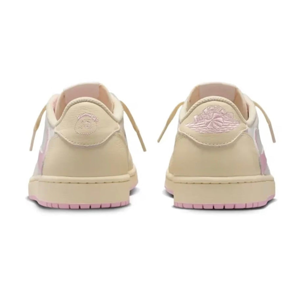 AIR JORDAN 1 RETRO LOW OG SP TRAVIS SCOTT MUSLIN SHY PINK